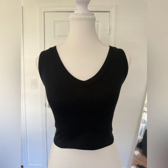 Black Ribbed V-Neck Cropped Tank Top Size S Basic Fitted Stretch - Picture 1 of 4